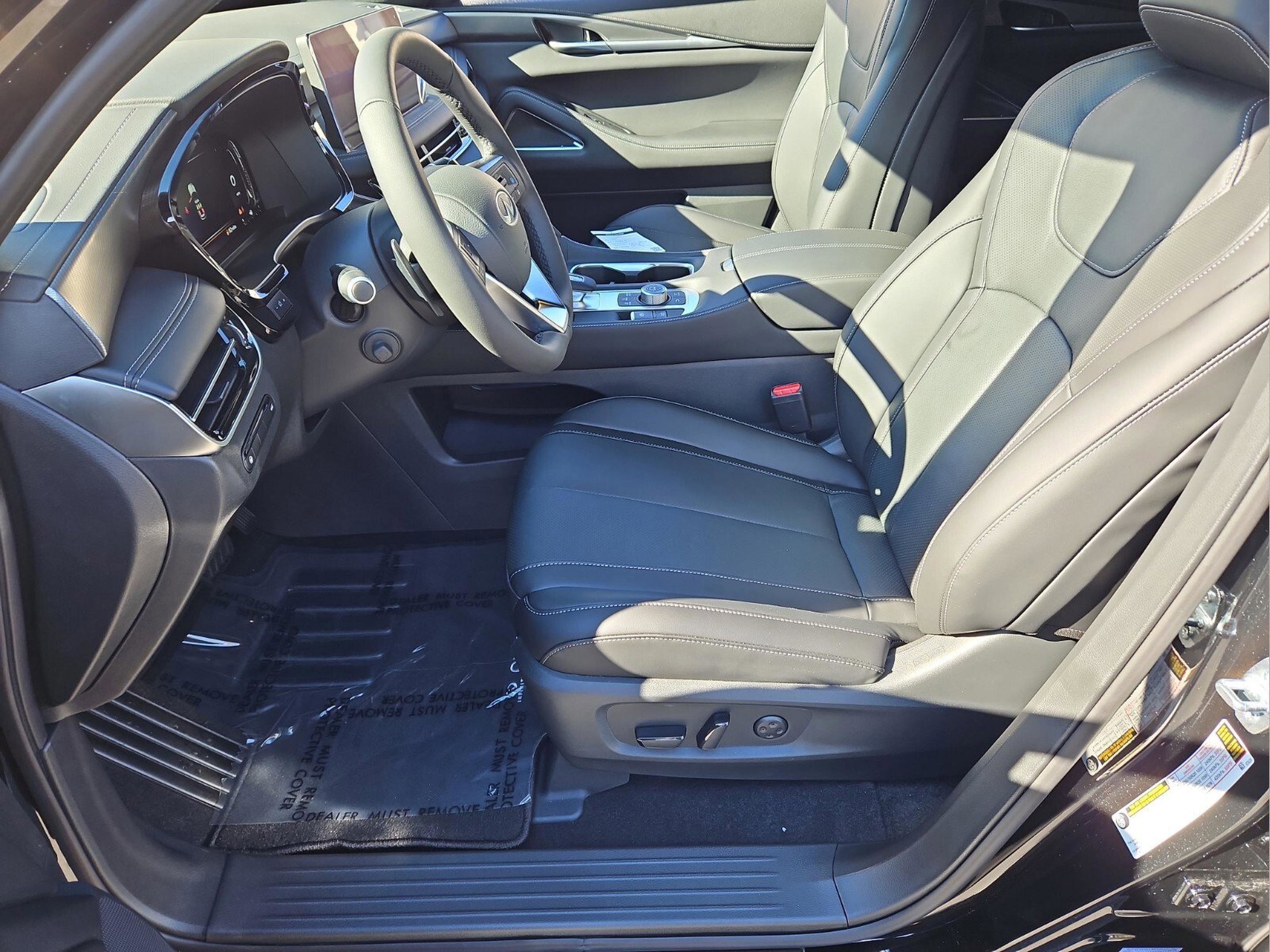 Certified 2025 INFINITI QX60 Luxe w/ Black Edition image 14