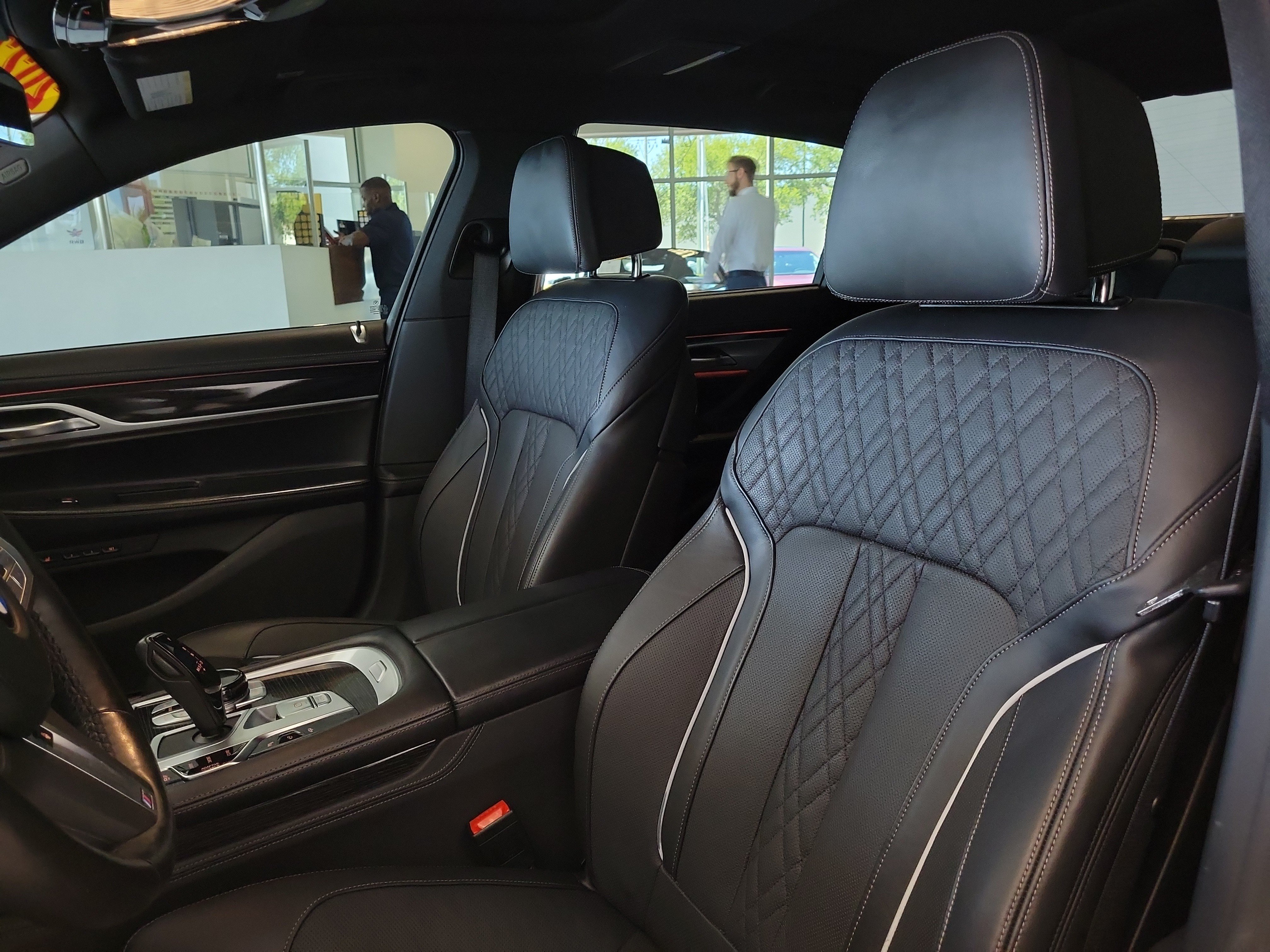 Used 2022 BMW 750i xDrive w/ Luxury Rear Seating Package AWD/4WD image 23
