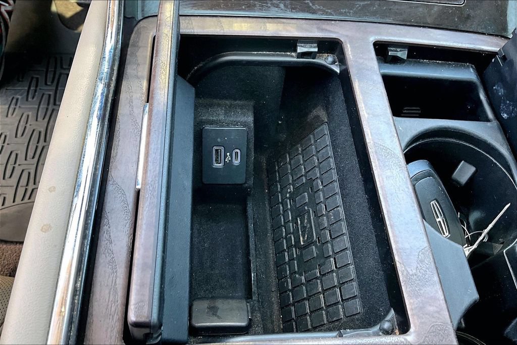 Used 2022 Lincoln Navigator Reserve AWD/4WD image 26