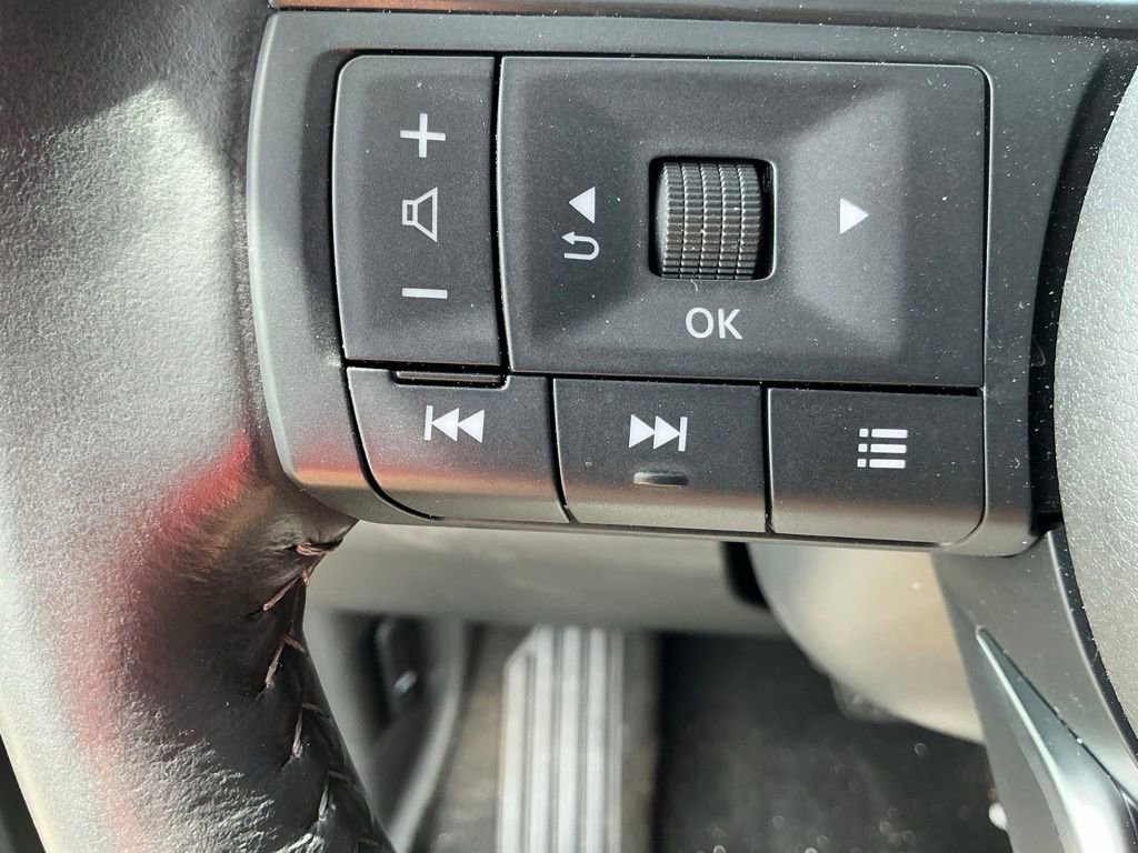 Used 2024 Nissan Pathfinder SV FWD image 20