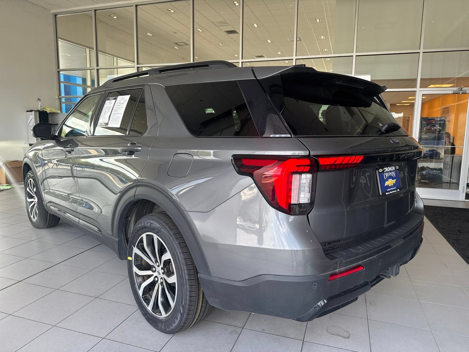 Used 2025 Ford Explorer ST-Line AWD/4WD image 9