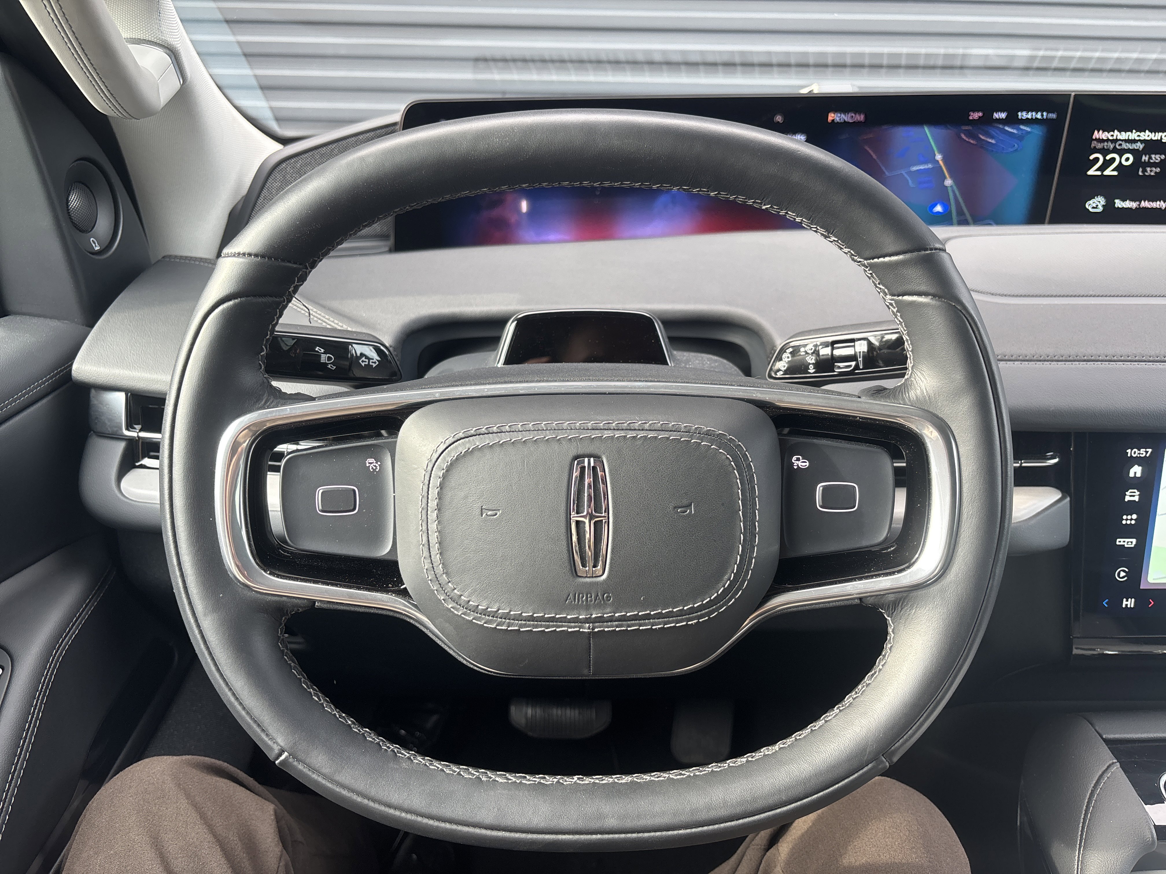 Used 2025 Lincoln Navigator L Reserve image 16