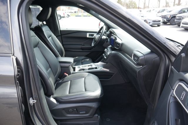 Used 2020 Ford Explorer XLT w/ Equipment Group 202A image 27
