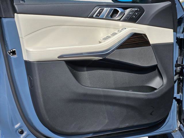 Certified 2025 BMW X7 xDrive40i w/ Executive Package image 10