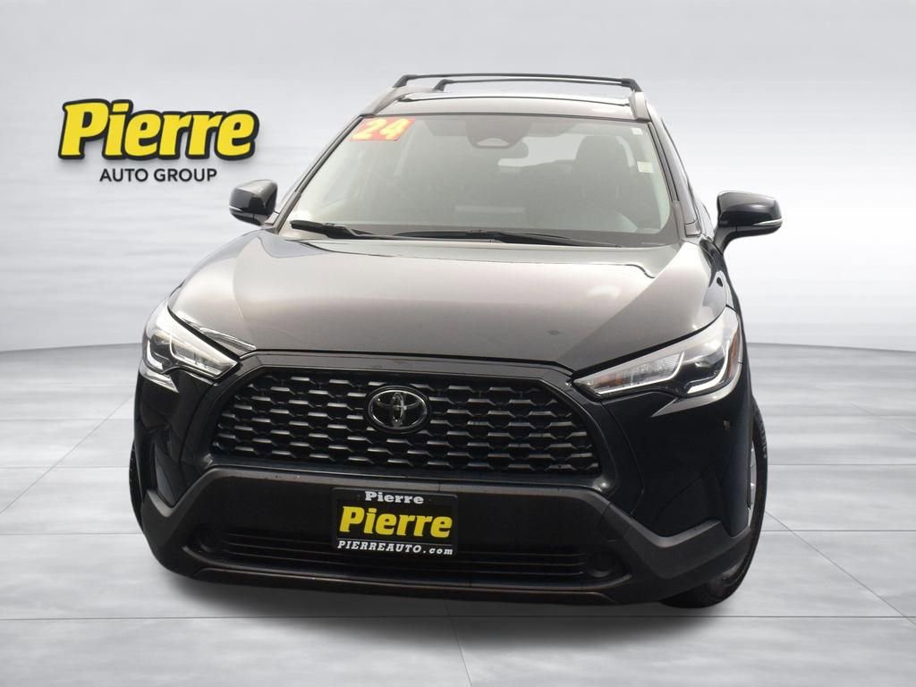 Used 2024 Toyota Corolla Cross LE image 6