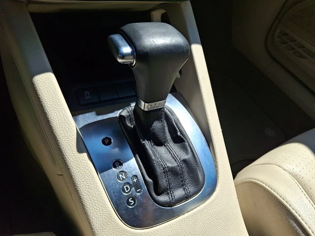 Used 2011 Volkswagen Eos Komfort FWD image 15