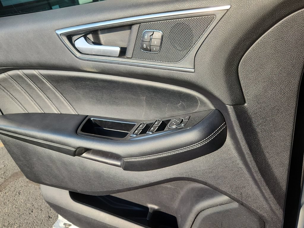 Used 2018 Ford Edge Sport w/ Equipment Group 401A AWD/4WD image 9
