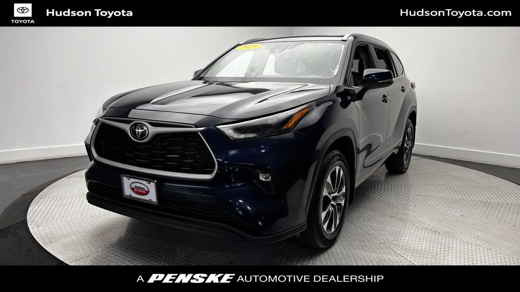 Used 2025 Toyota Highlander XLE