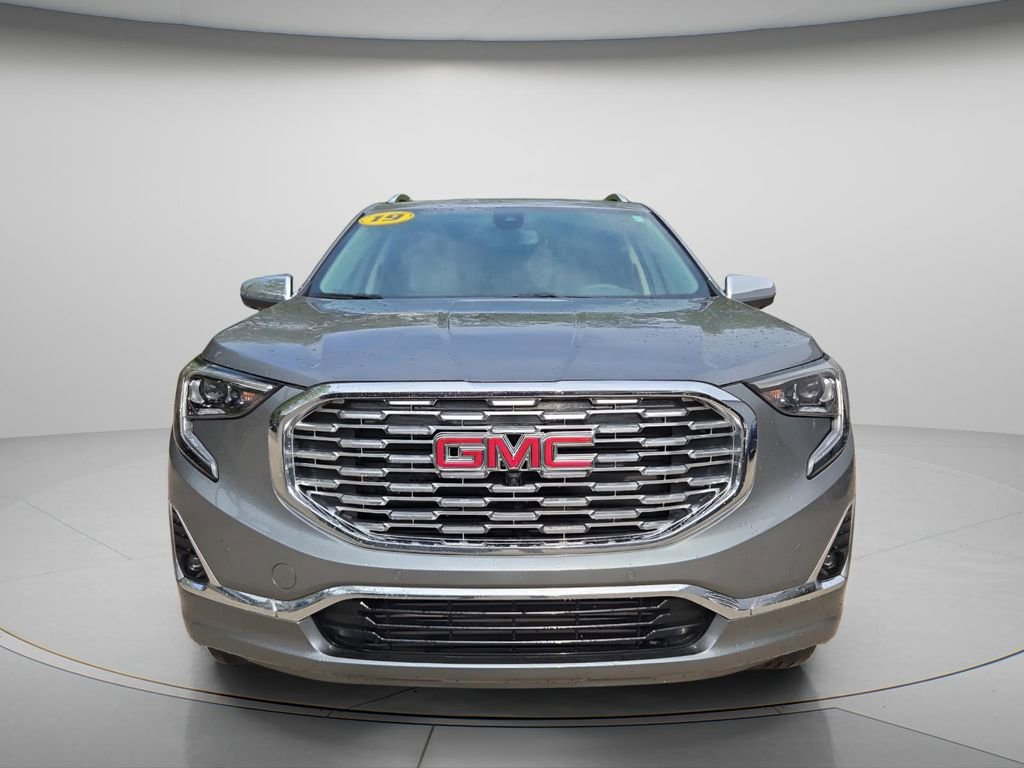 Used 2019 GMC Terrain Denali w/ Advanced Safety Package image 4