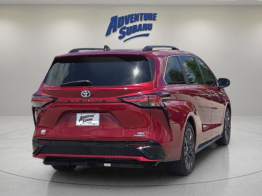 Used 2023 Toyota Sienna XSE FWD image 6