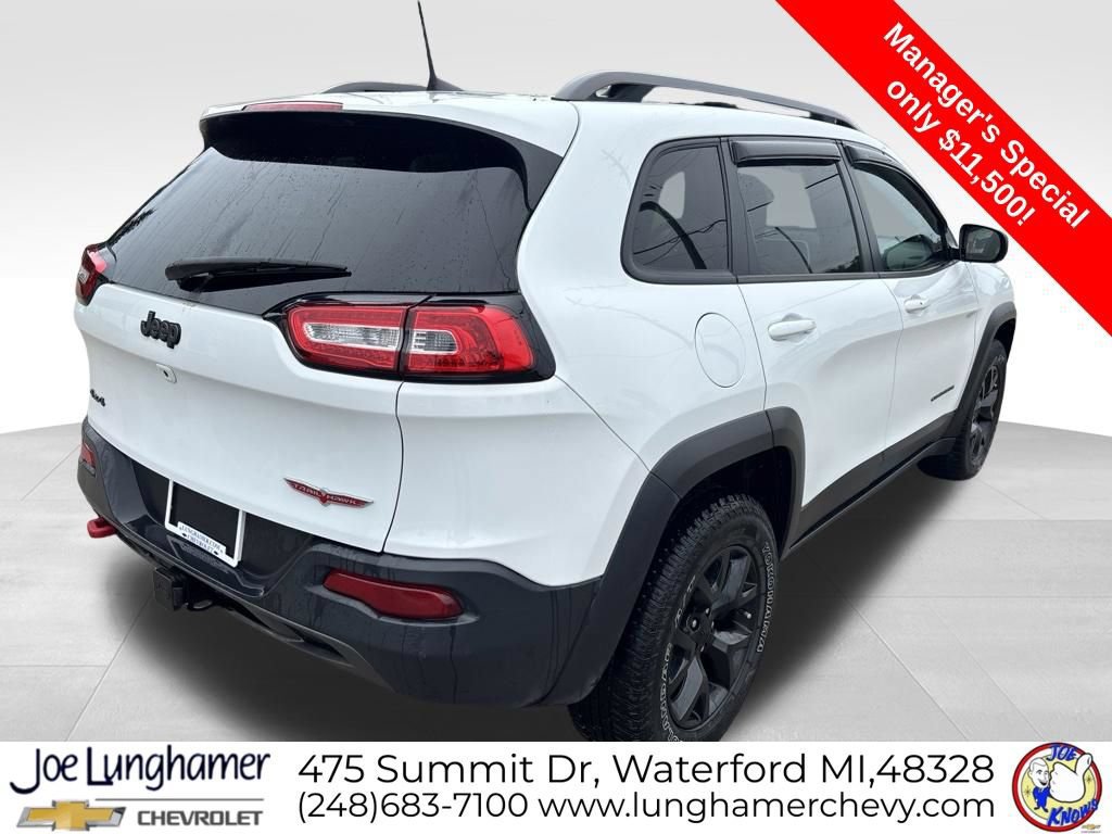 Used 2016 Jeep Cherokee Trailhawk w/ Comfort/Convenience Group AWD/4WD video 3