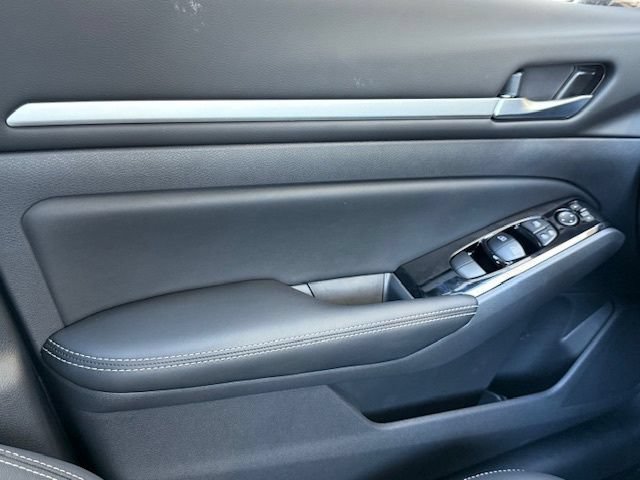 New 2025 Nissan Altima 2.5 SL AWD/4WD image 29