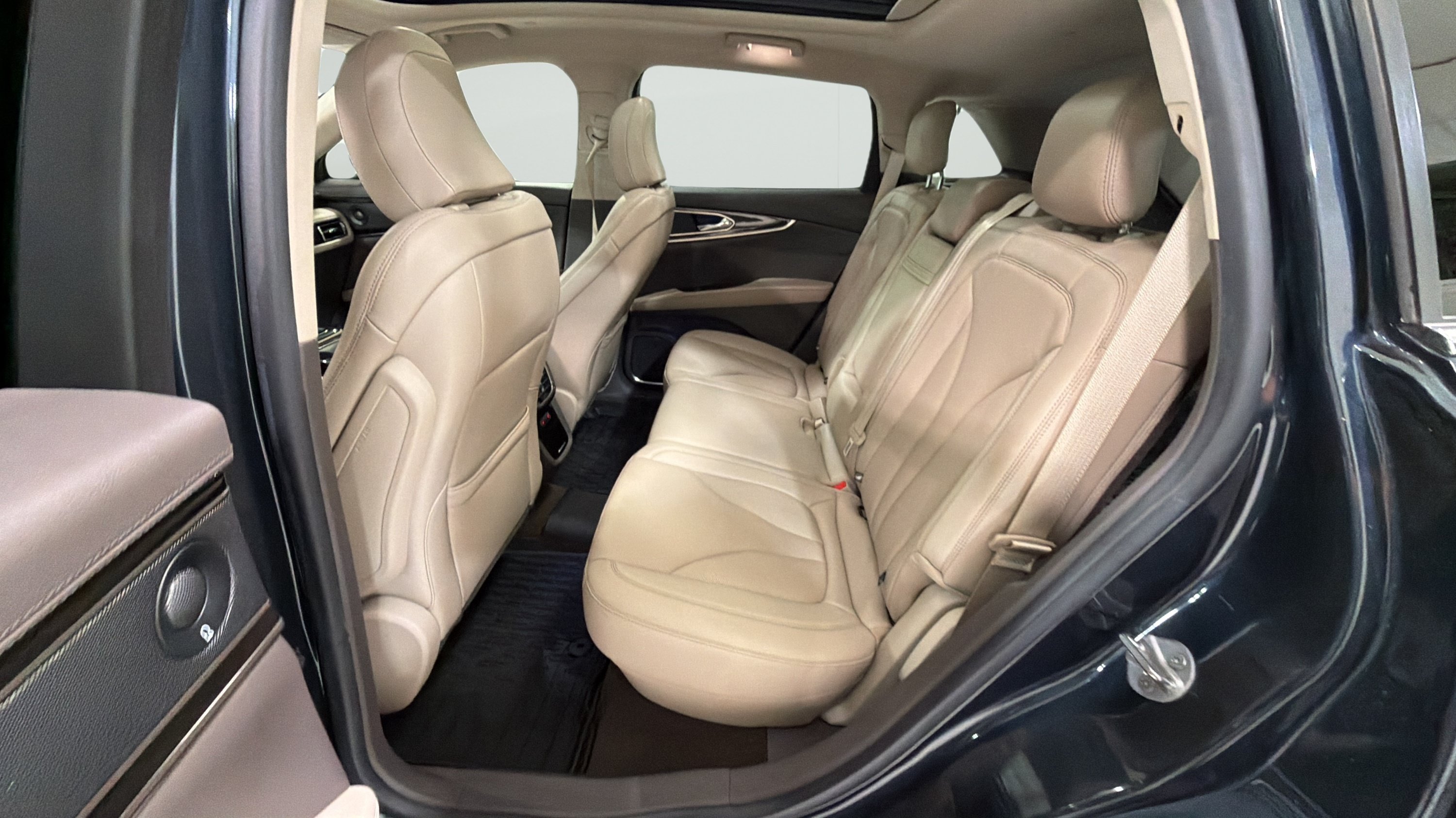 Used 2023 Lincoln Nautilus Reserve w/ Equipment Group 201A AWD/4WD image 20