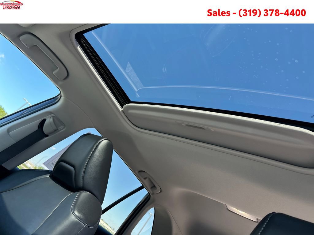 Certified 2022 Toyota RAV4 XLE Premium AWD/4WD image 20