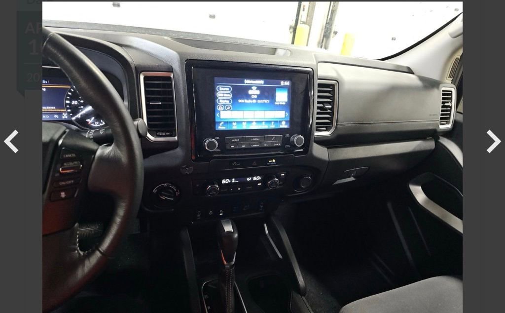 Used 2024 Nissan Frontier SV w/ SV Convenience Package image 16