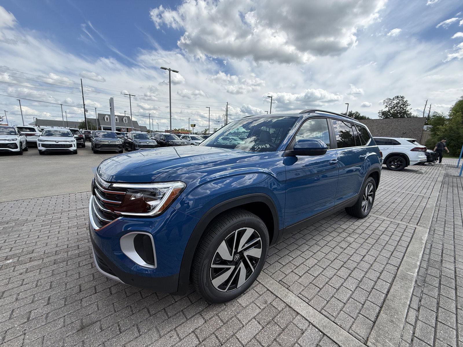 New 2026 Volkswagen Atlas SE image 4