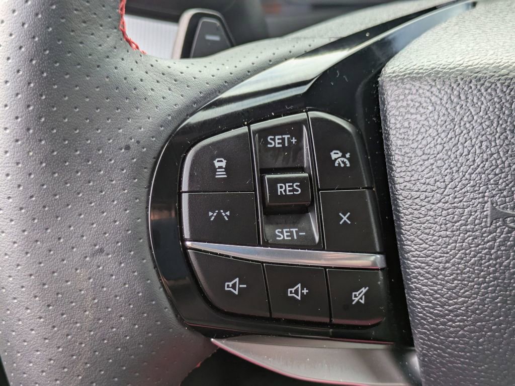 Used 2025 Ford Explorer ST RWD image 18
