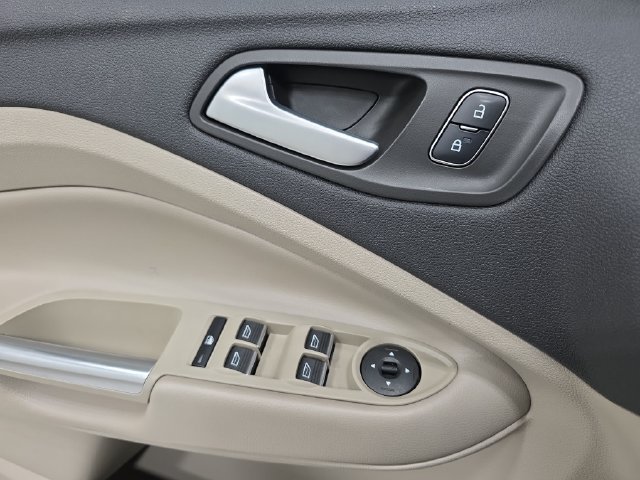 Used 2019 Ford Escape SE FWD image 28