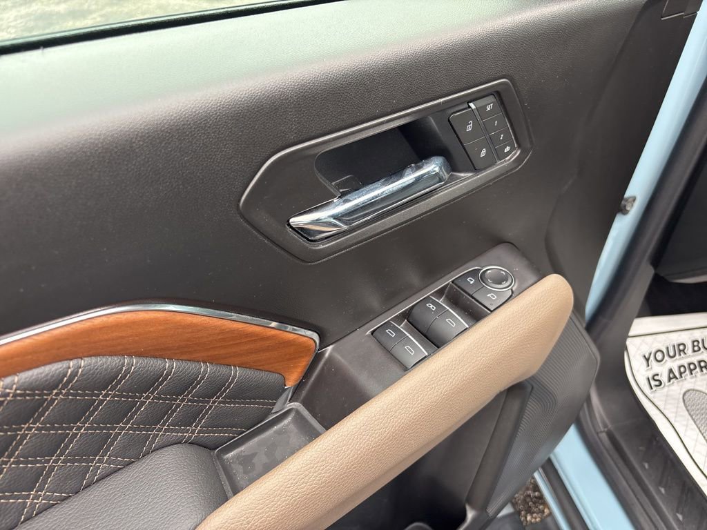 Used 2025 GMC Canyon Denali image 19