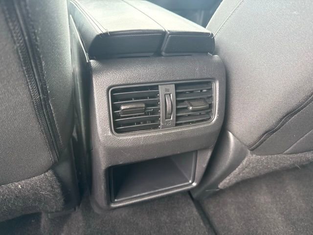 Used 2023 Nissan Rogue S image 12