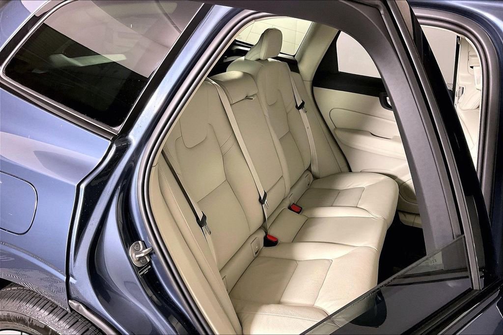 Used 2025 Volvo XC60 B5 Plus w/ Protection Package Premier image 26