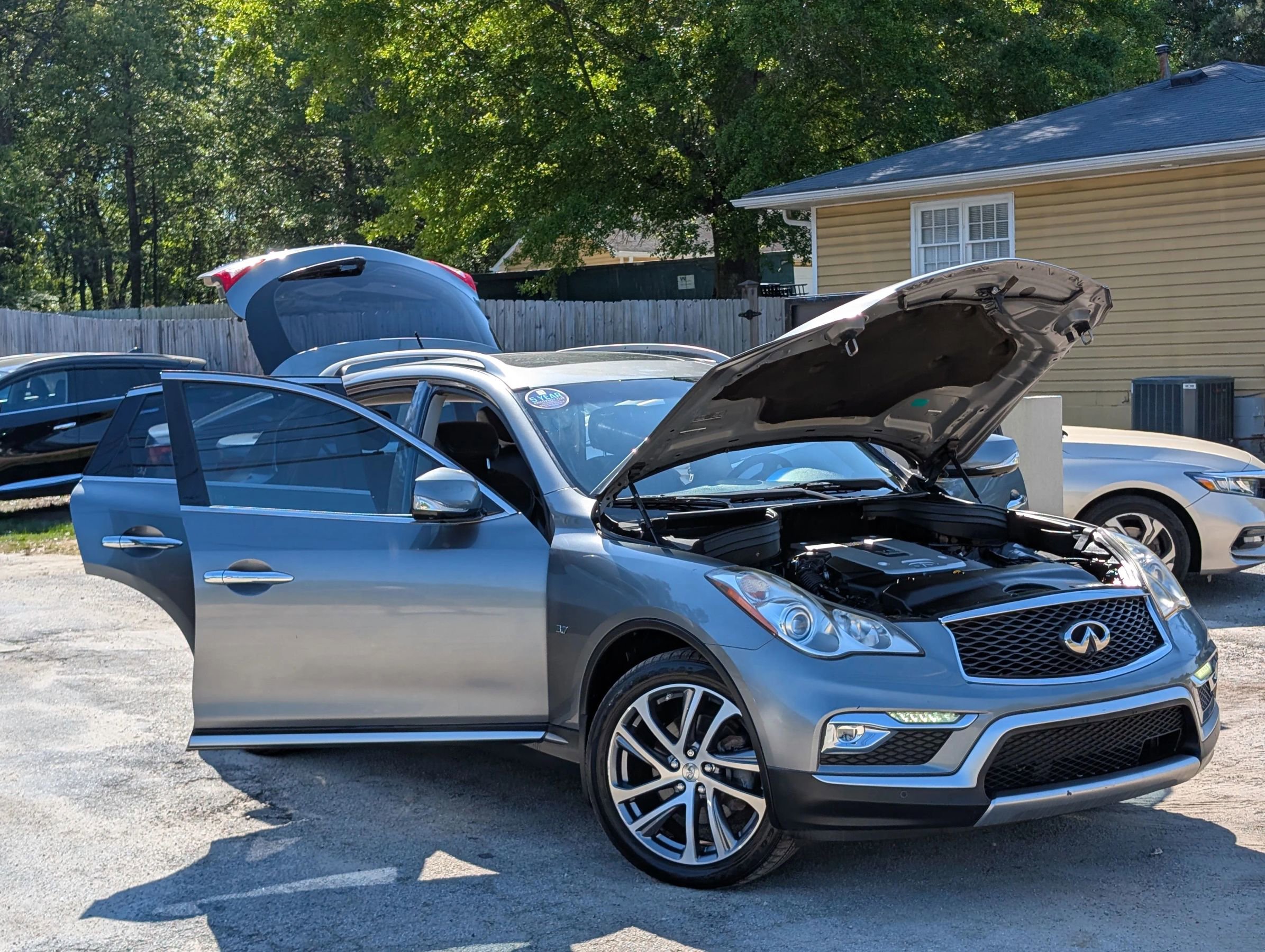 Used 2017 INFINITI QX50 AWD w/ Technology Package image 12