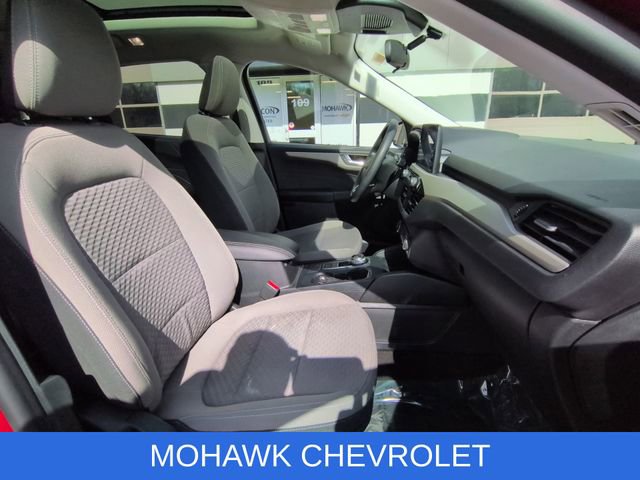 Used 2021 Ford Escape SE w/ SE Sport Appearance Package image 27