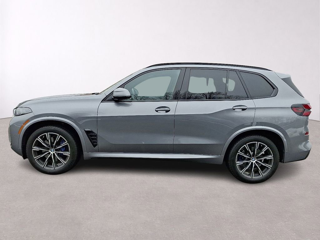 Used 2025 BMW X5 xDrive40i w/ M Sport Package image 4