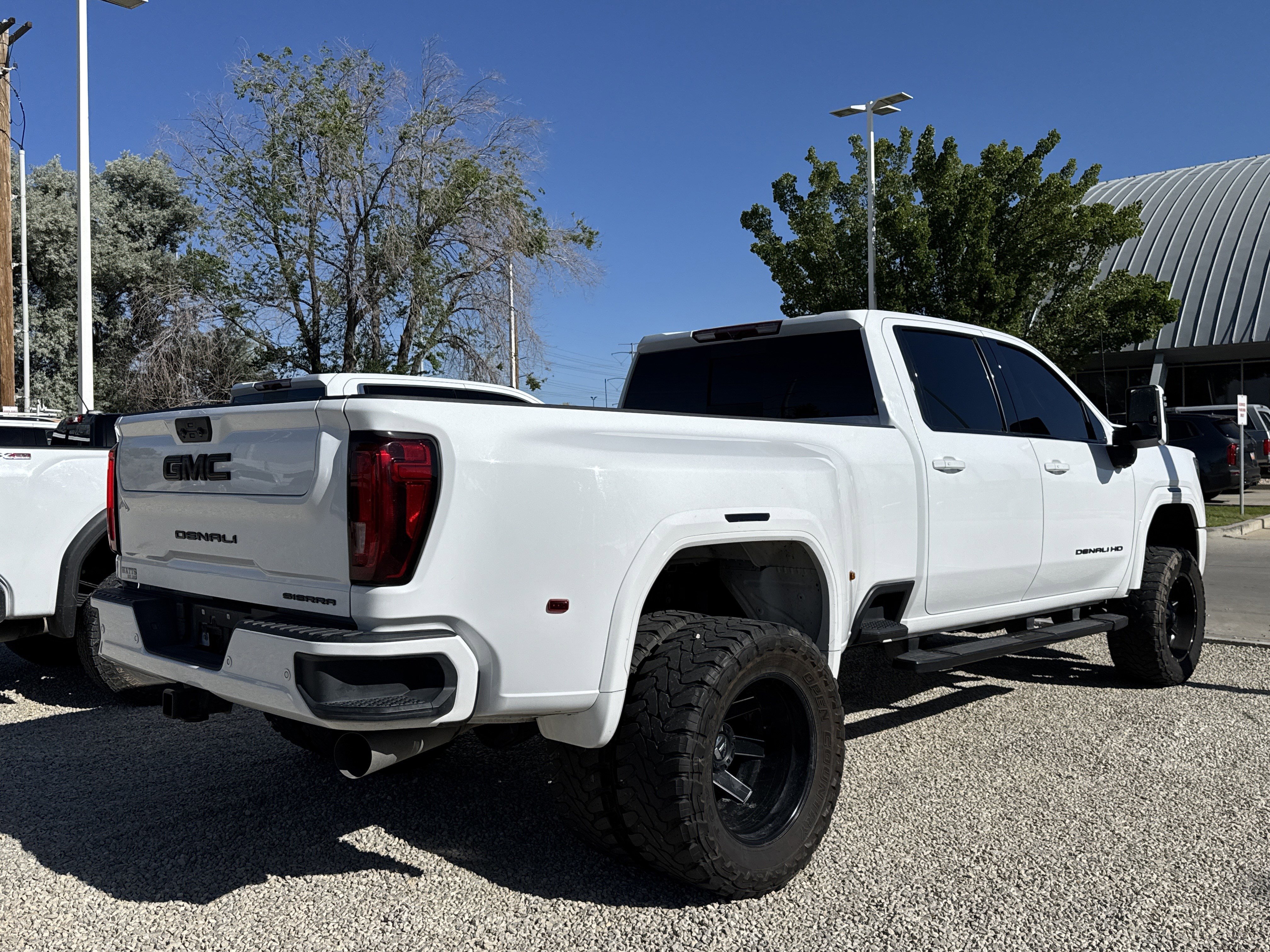 Used 2023 GMC Sierra 3500 Denali AWD/4WD image 3
