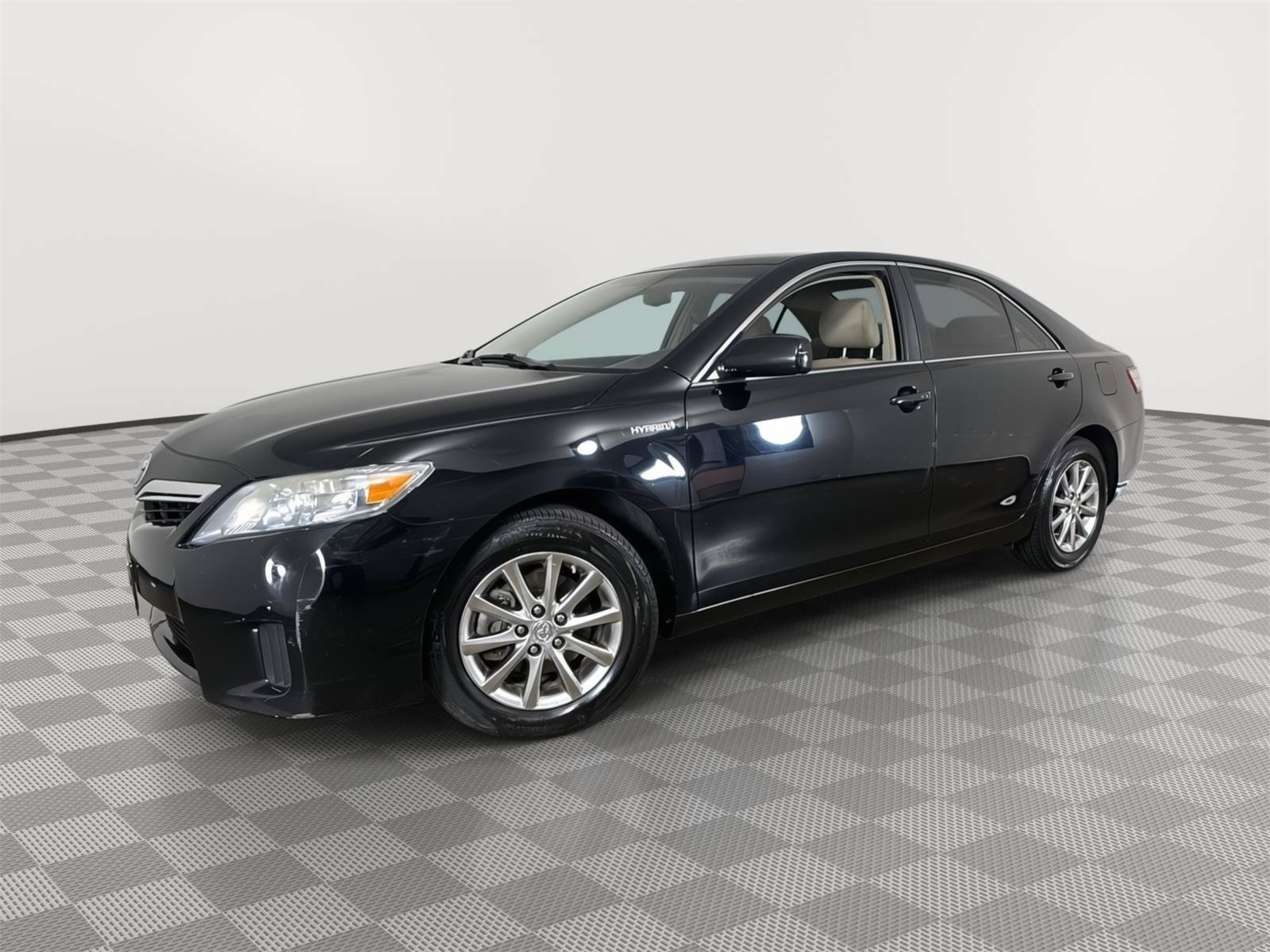 Used 2010 Toyota Camry Hybrid w/ Upgrade Pkg