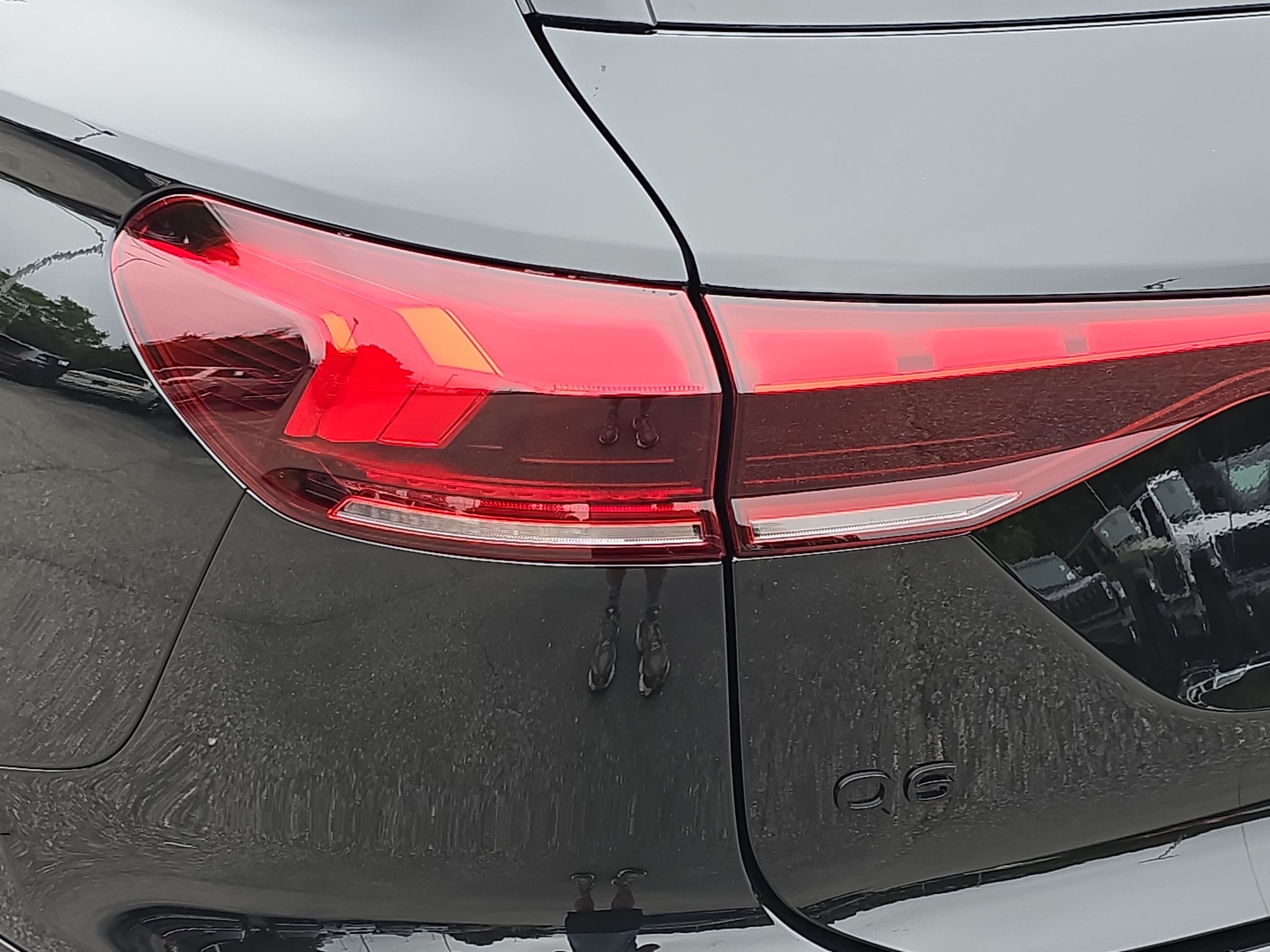 Used 2025 Audi Q6 e-tron Premium Plus w/ Premium Plus AWD/4WD image 34