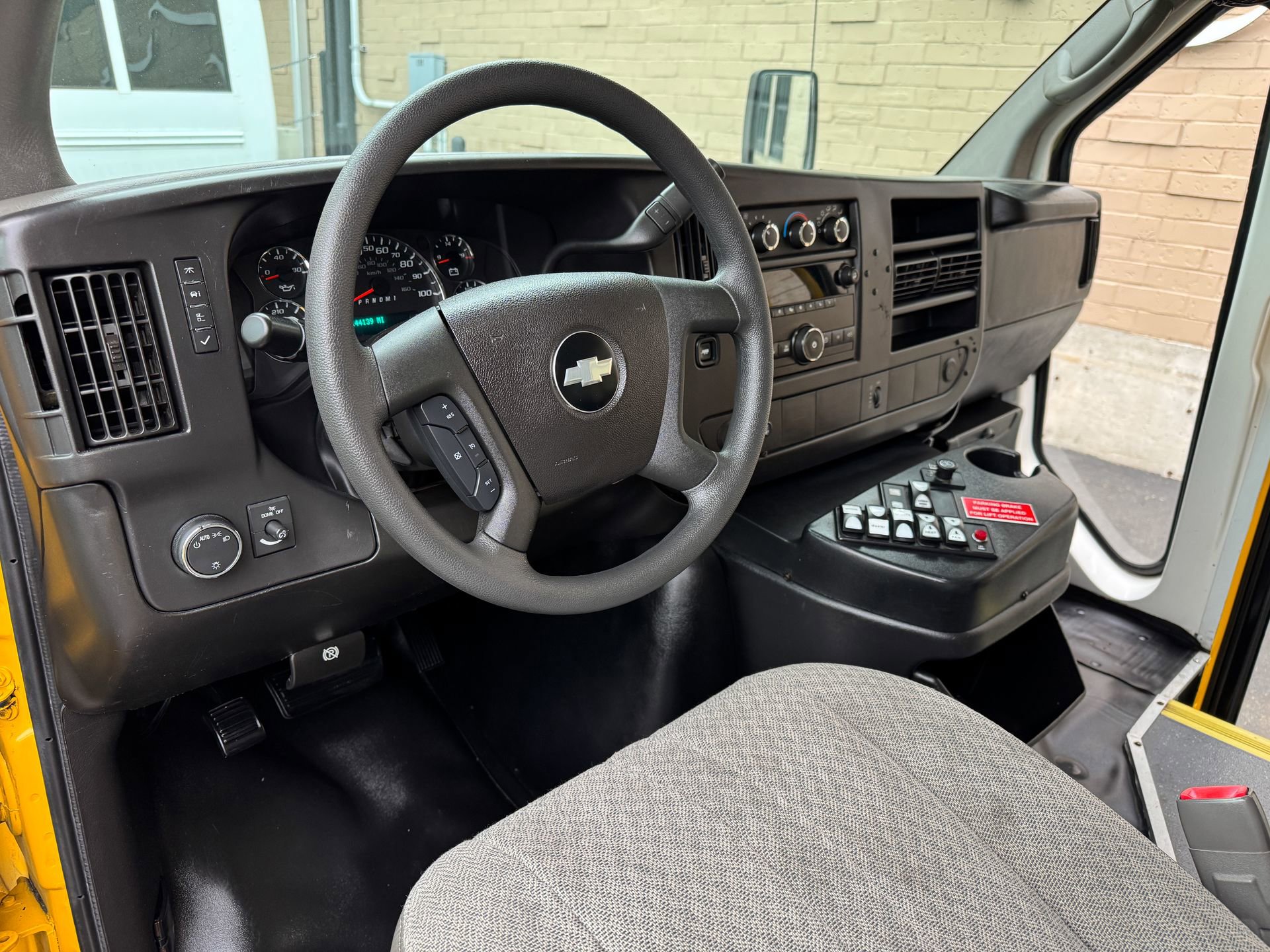 Used 2014 Chevrolet Express 3500 RWD image 30