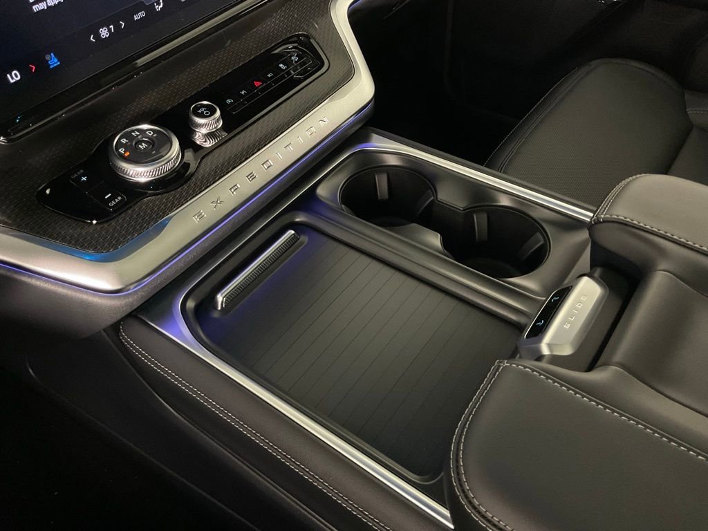 New 2026 Ford Expedition Platinum w/ Stealth Appearance Package image 19