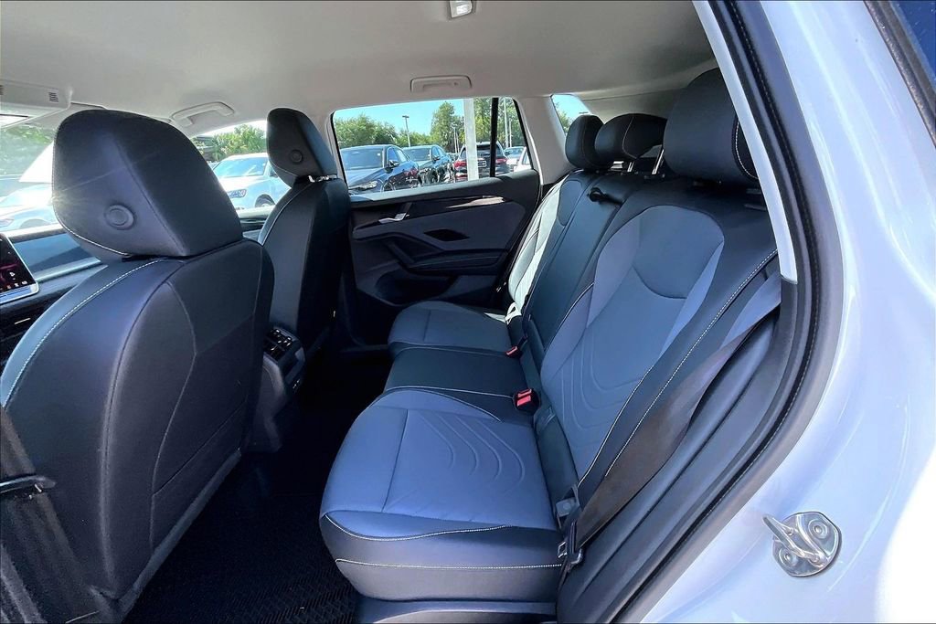 Certified 2025 Volkswagen Tiguan SE image 17