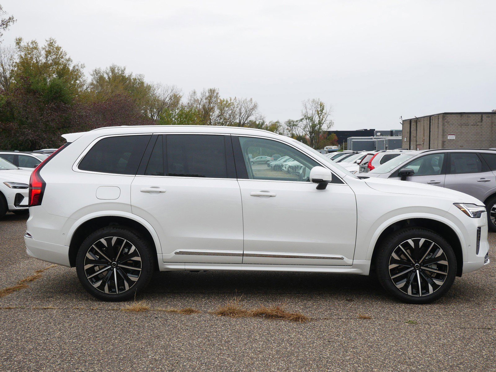New 2026 Volvo XC90 B6 Ultra image 2