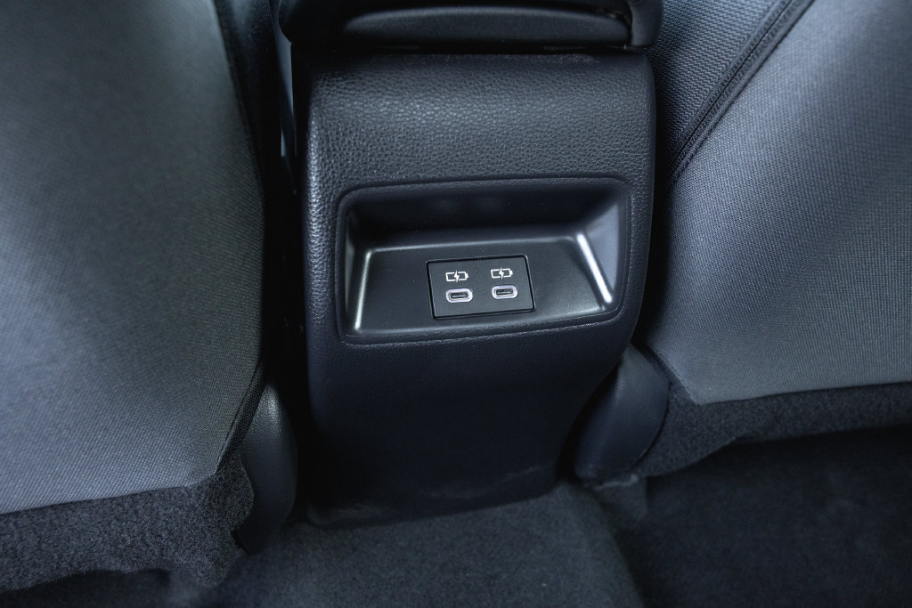 Certified 2025 Toyota Corolla SE FWD image 28
