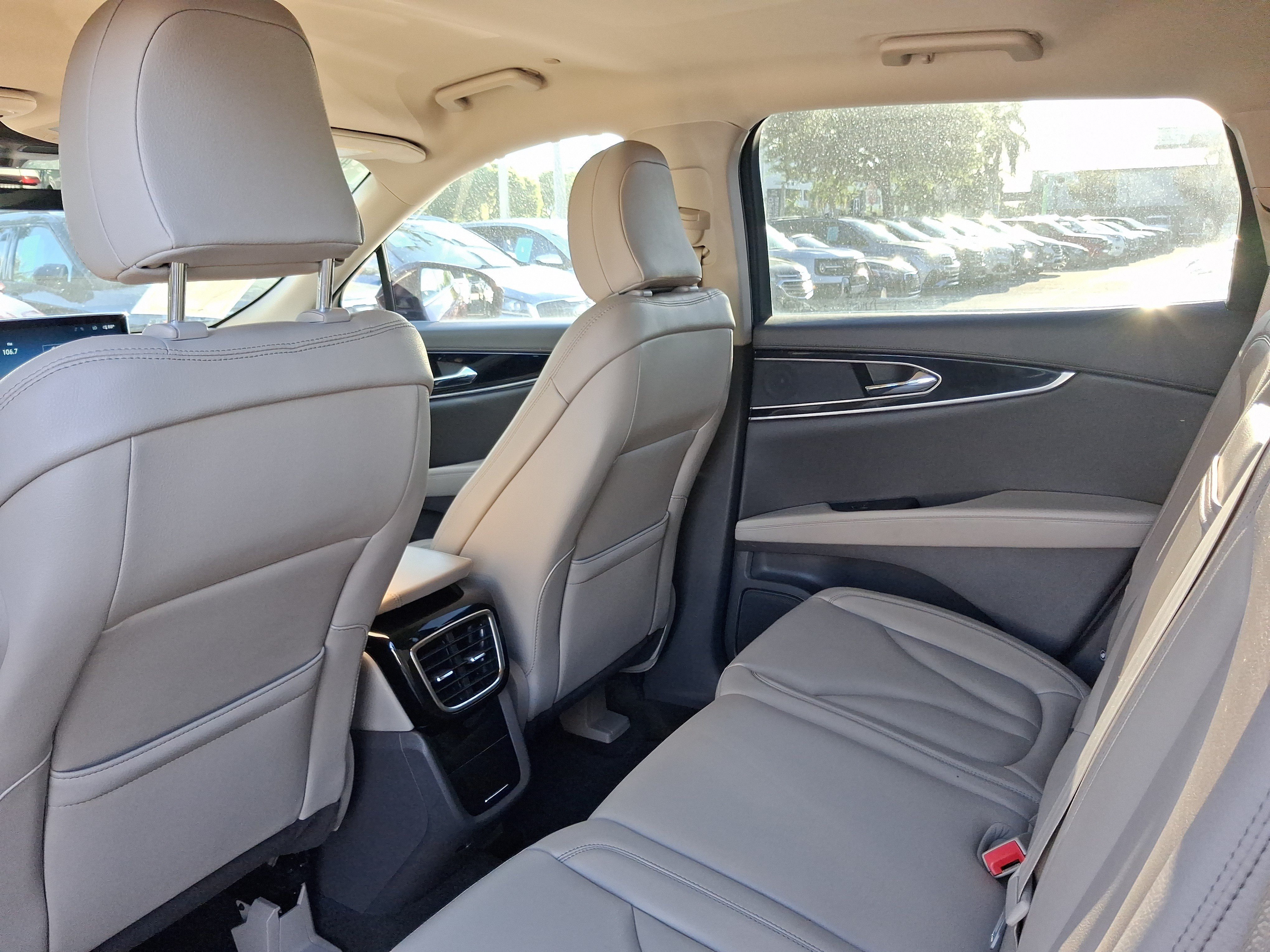 Certified 2022 Lincoln Nautilus FWD w/ Premium Package image 5