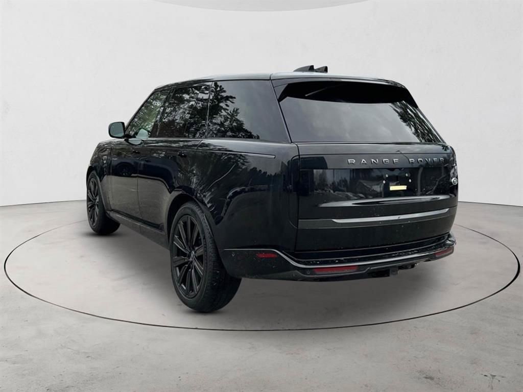 Used 2023 Land Rover Range Rover SE image 3