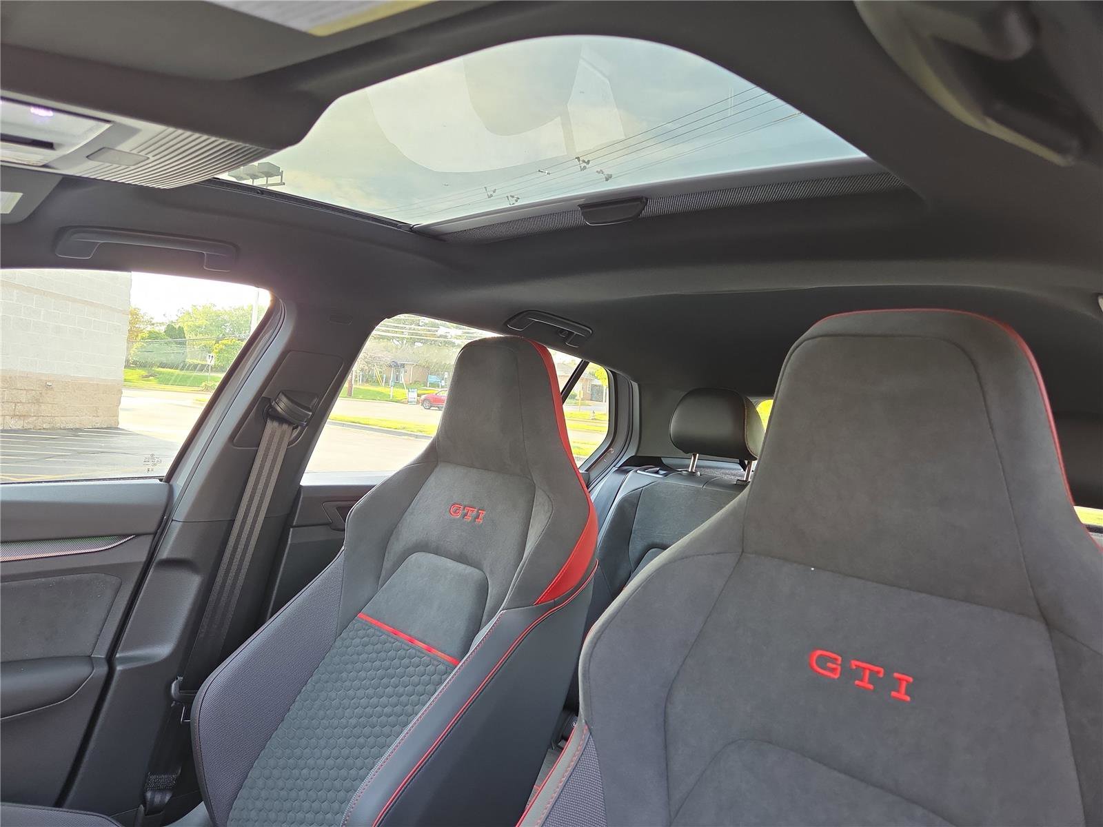 New 2026 Volkswagen GTI SE FWD image 21