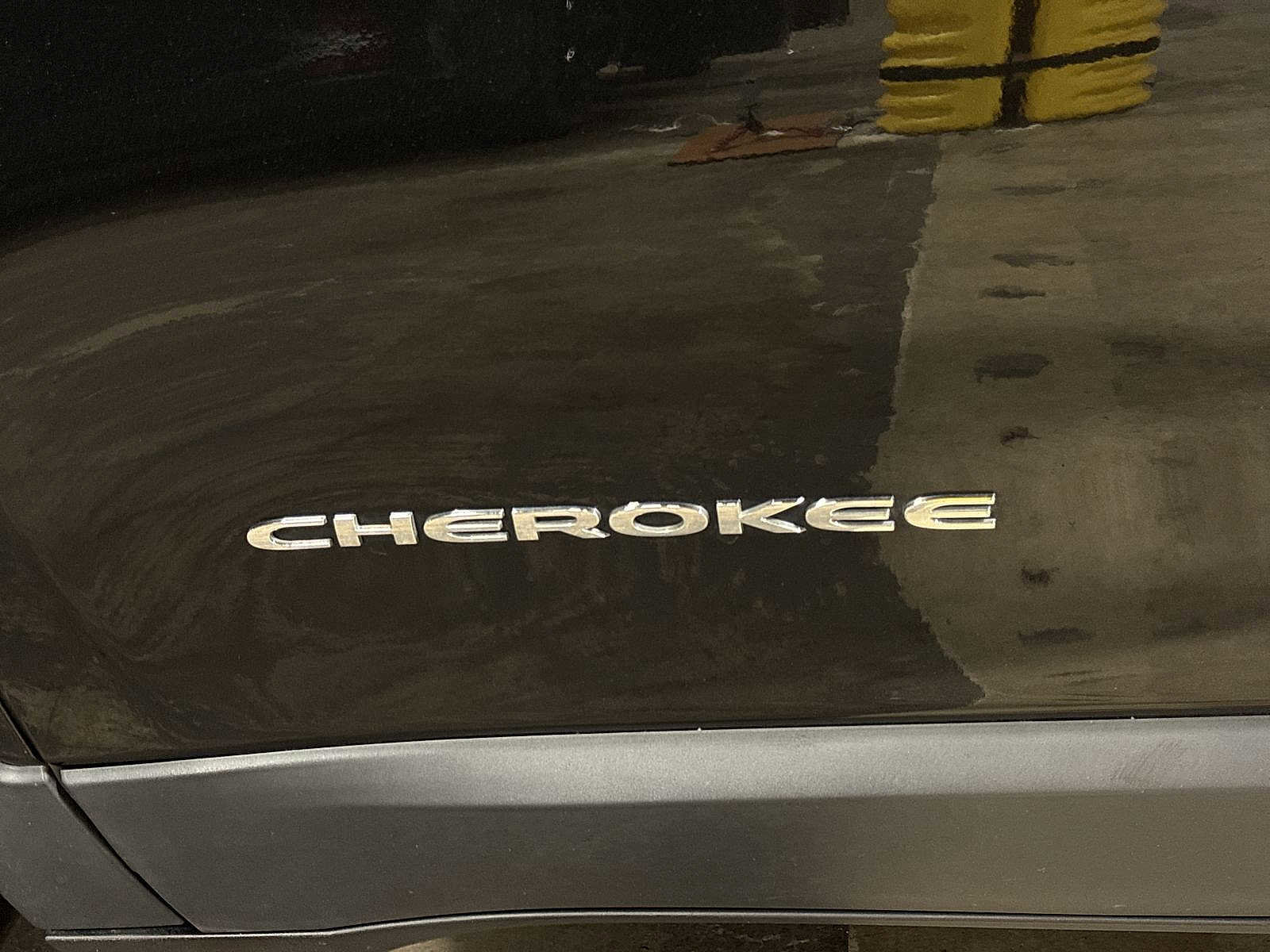 Used 2015 Jeep Cherokee Latitude image 24