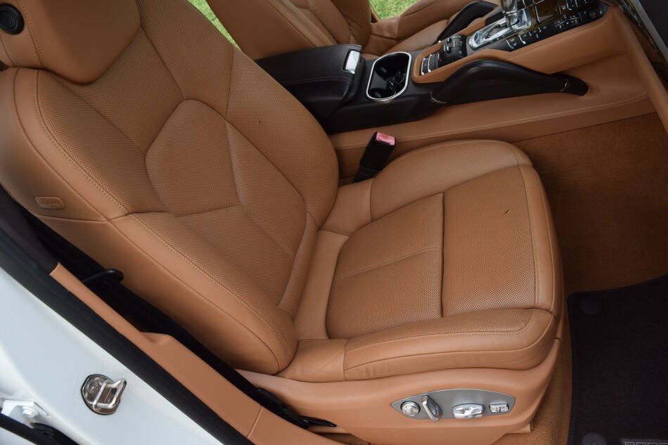 Used 2013 Porsche Cayenne Diesel AWD/4WD image 51