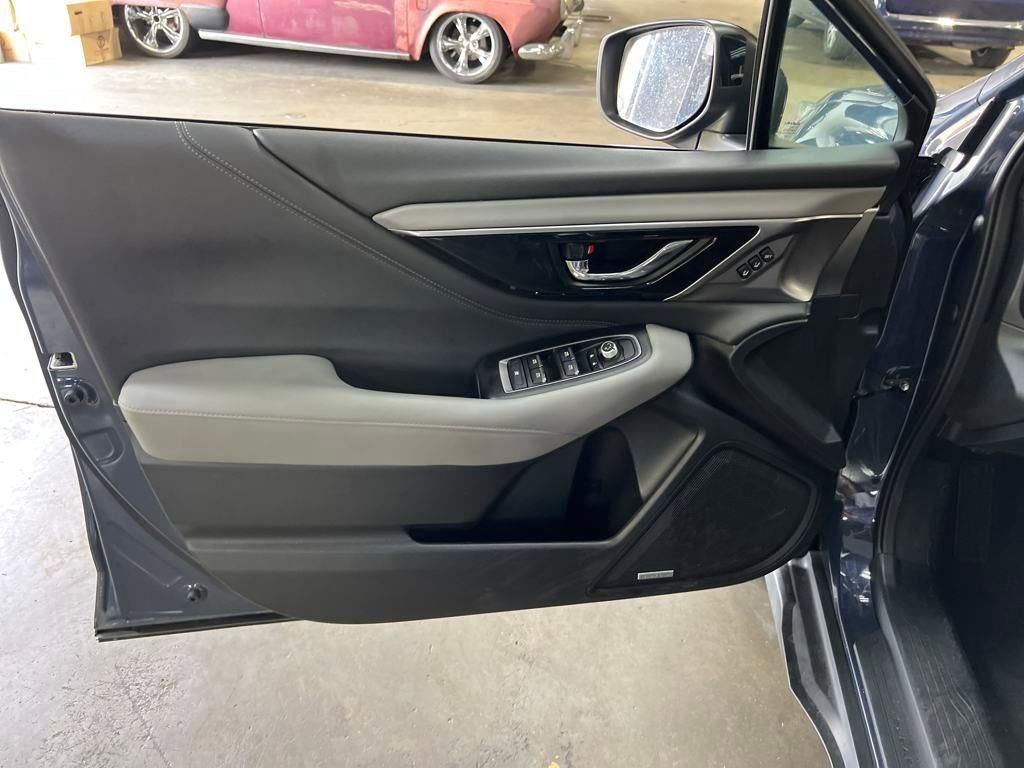 Used 2023 Subaru Outback Limited image 8