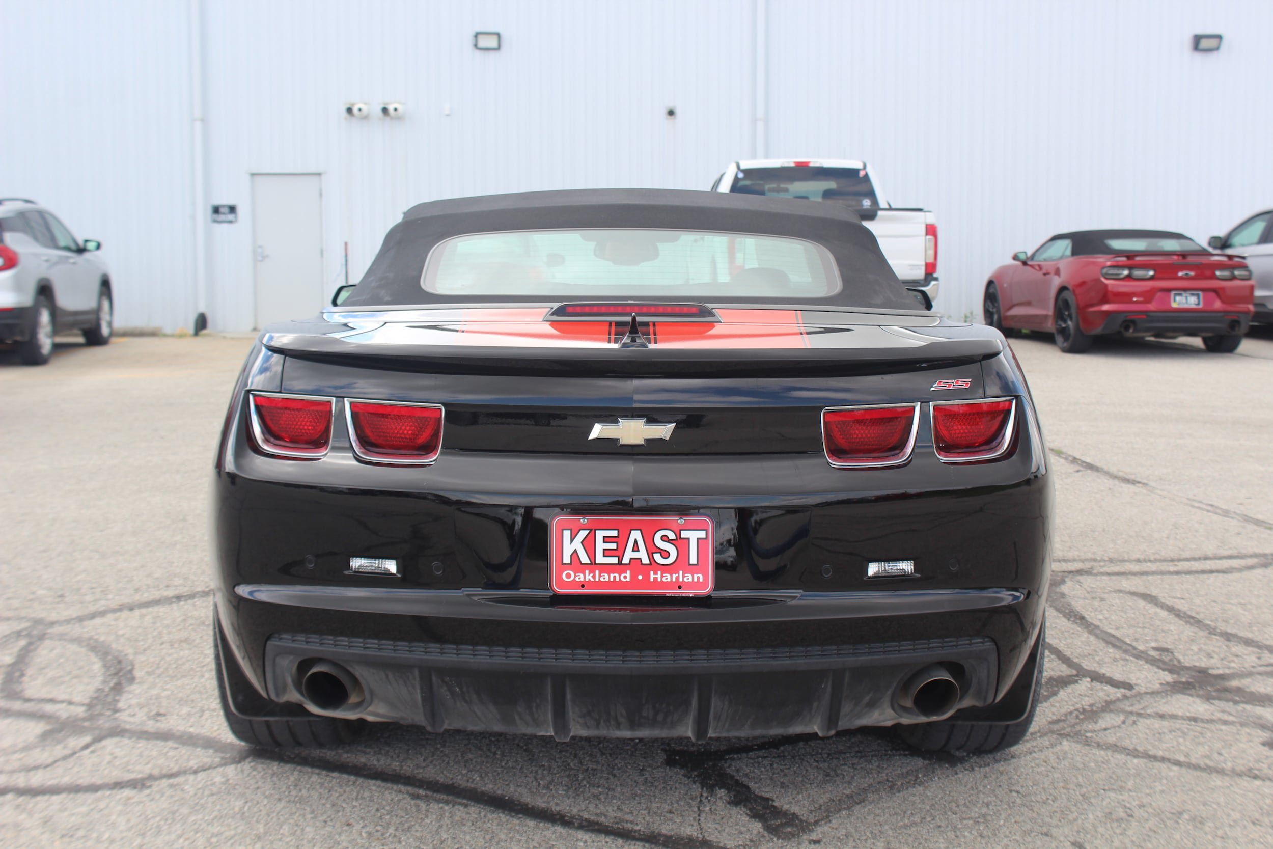 Used 2011 Chevrolet Camaro SS RWD image 3