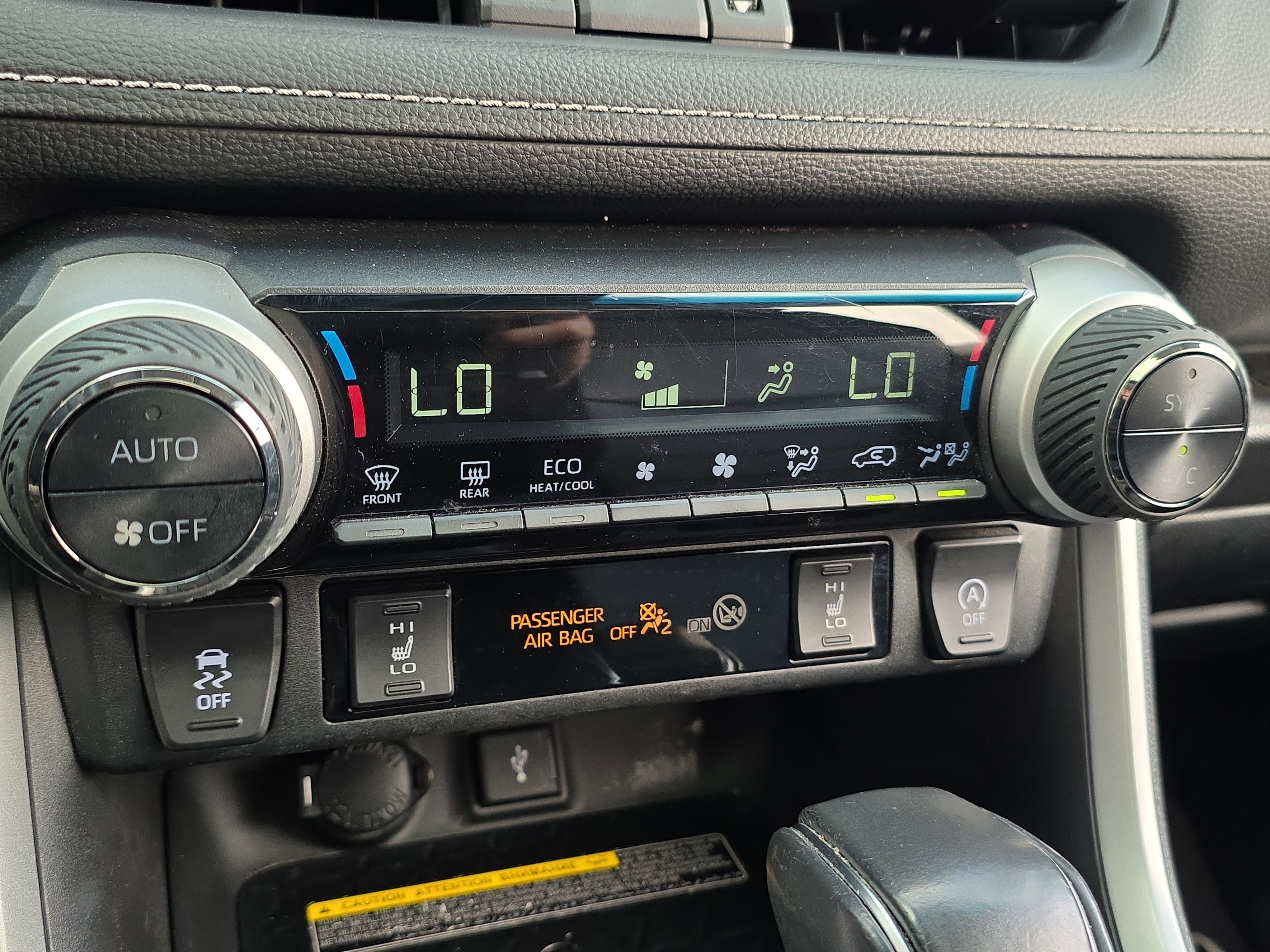 Used 2020 Toyota RAV4 XLE Premium image 22