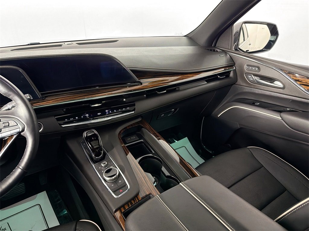 Used 2024 Cadillac Escalade Premium Luxury image 25