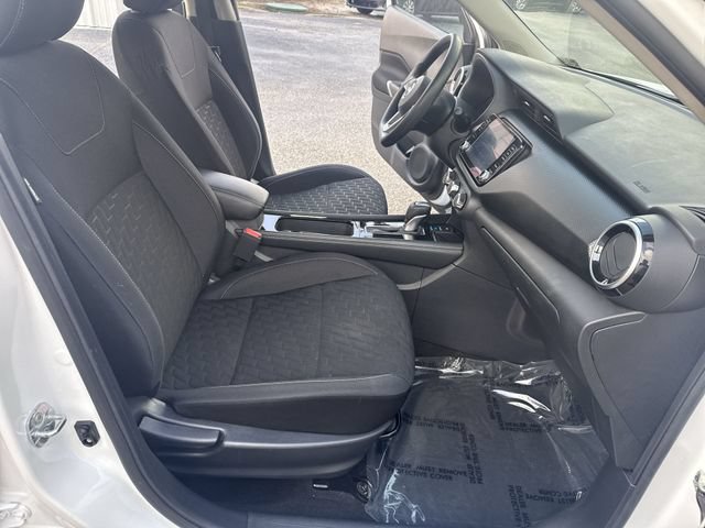 Used 2023 Nissan Kicks SV FWD image 10