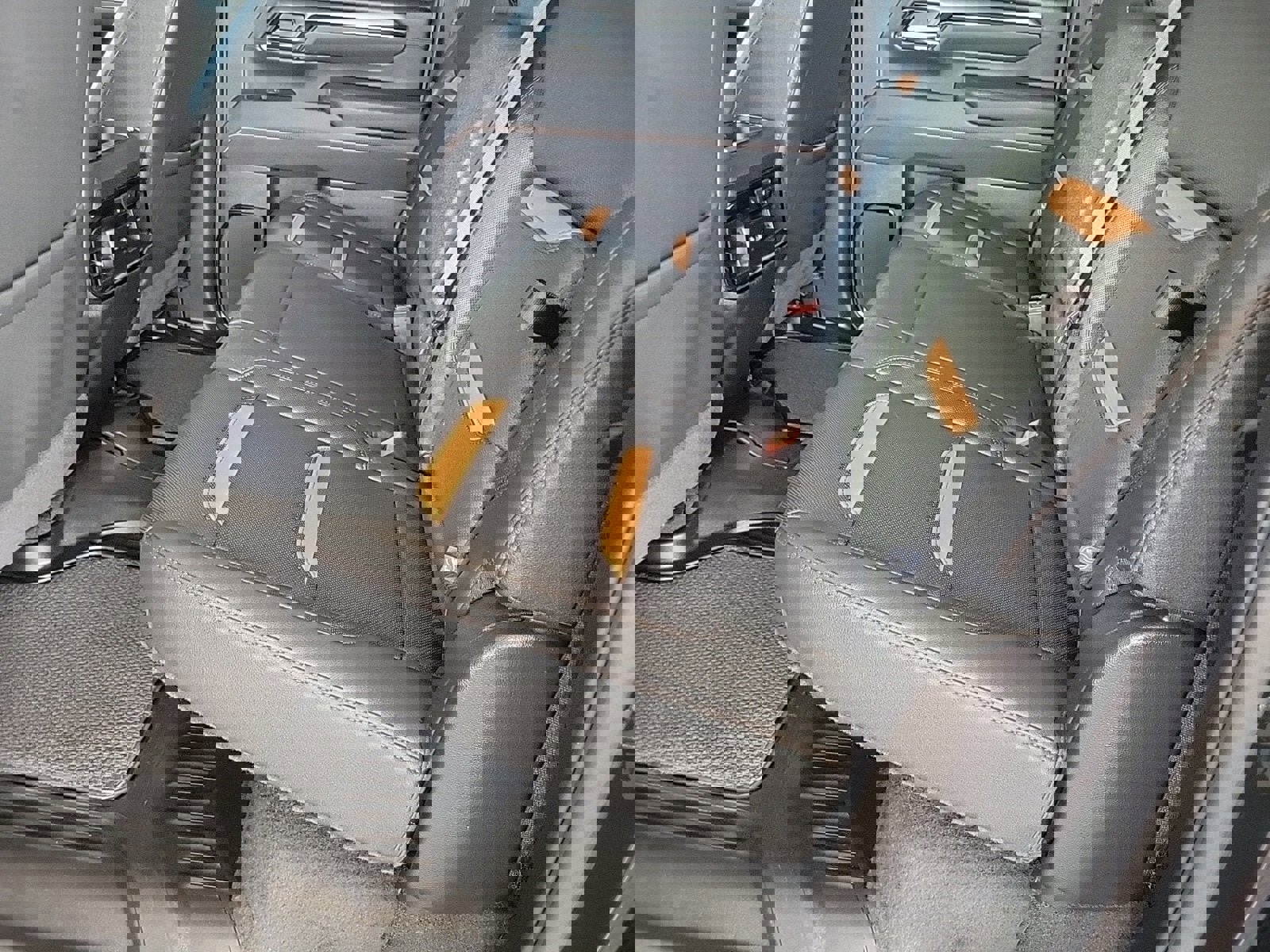 Used 2025 GMC Sierra 2500 AT4 w/ AT4 Premium Plus Package image 16