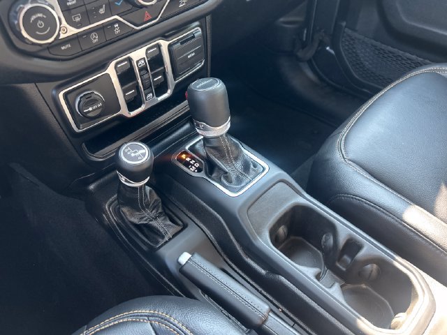 Used 2025 Jeep Gladiator Sport AWD/4WD image 13