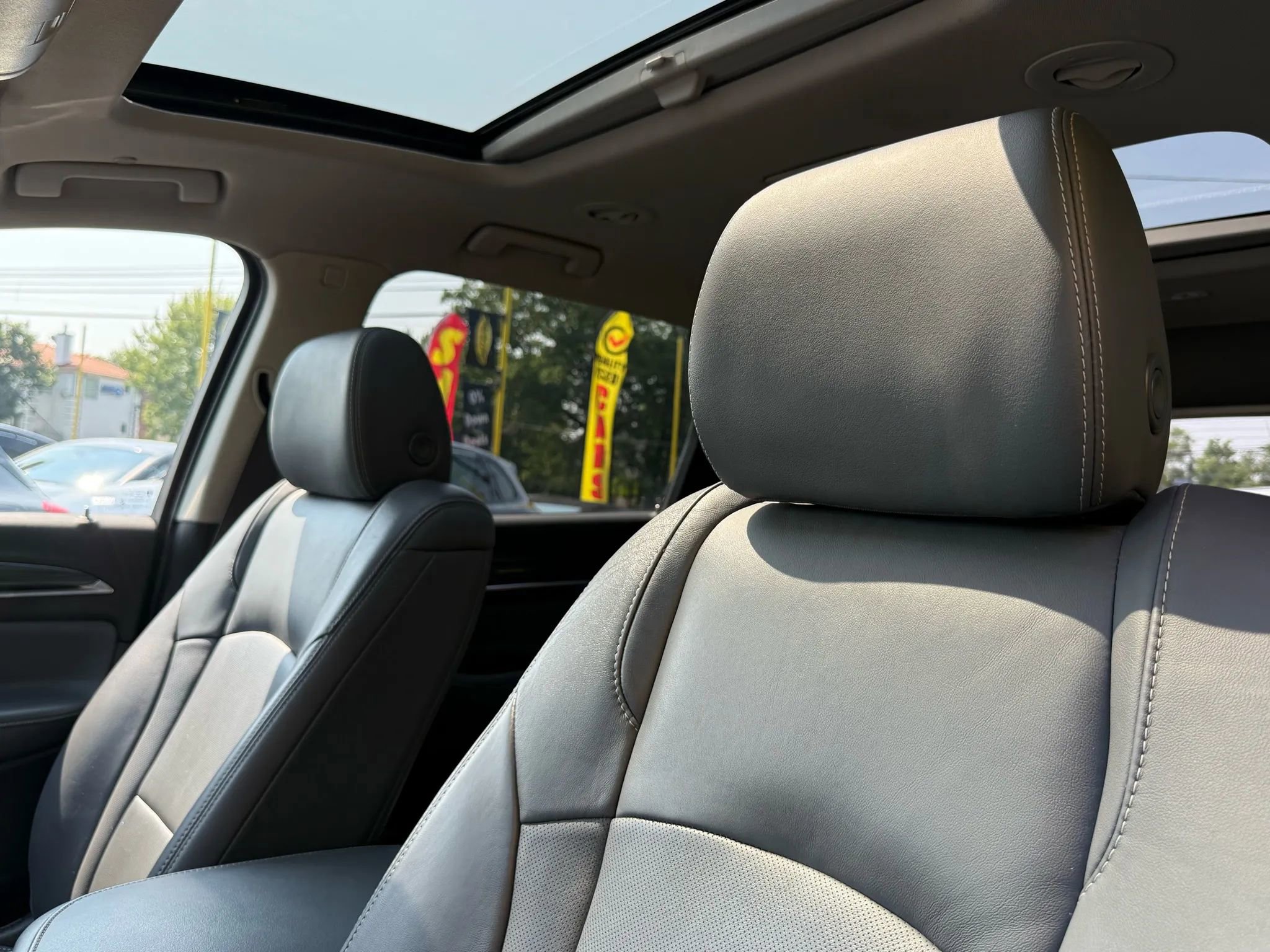 Used 2020 Buick Enclave Essence w/ Sport Touring Edition image 9