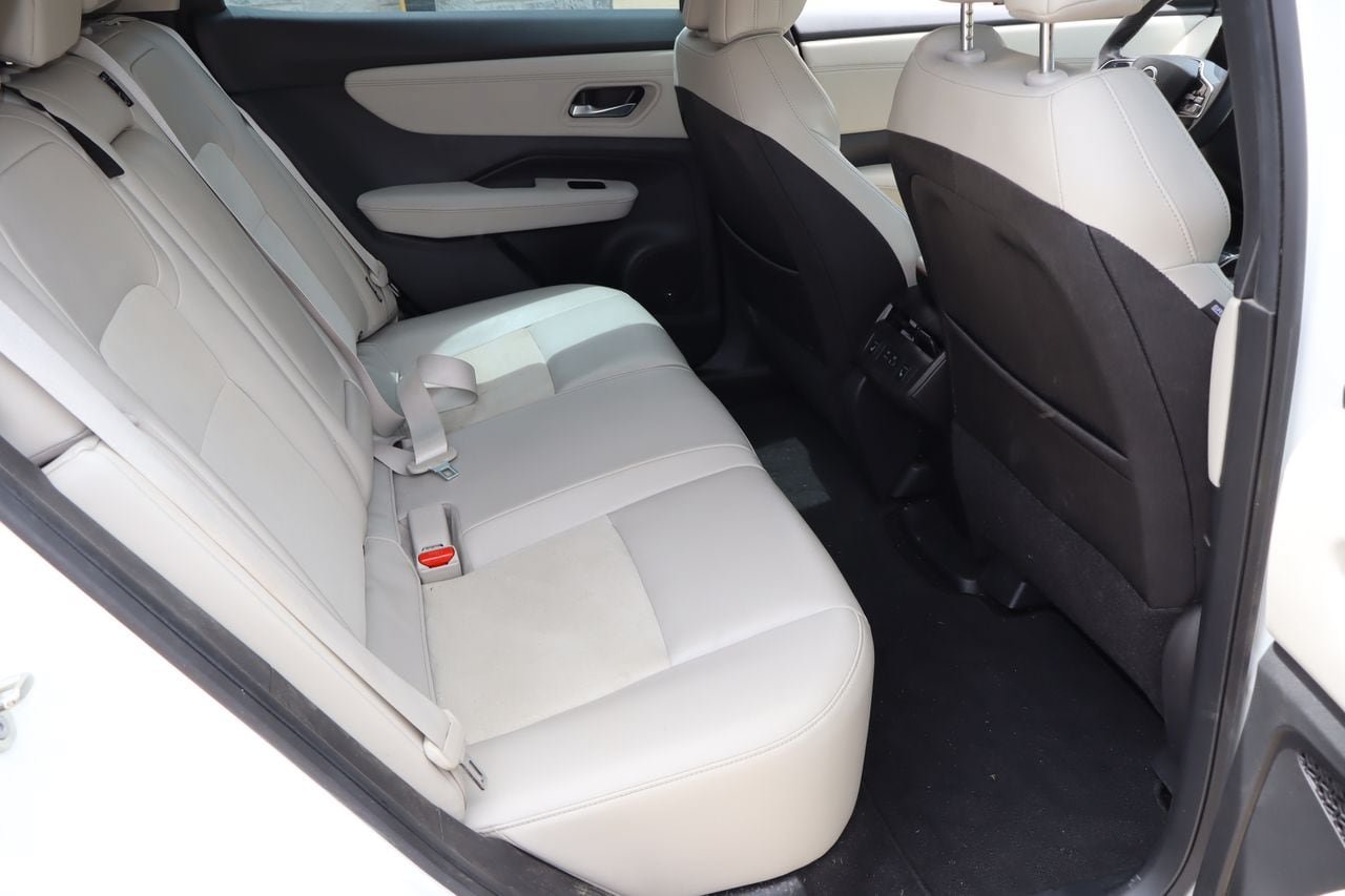 Used 2024 Nissan Ariya FWD image 17